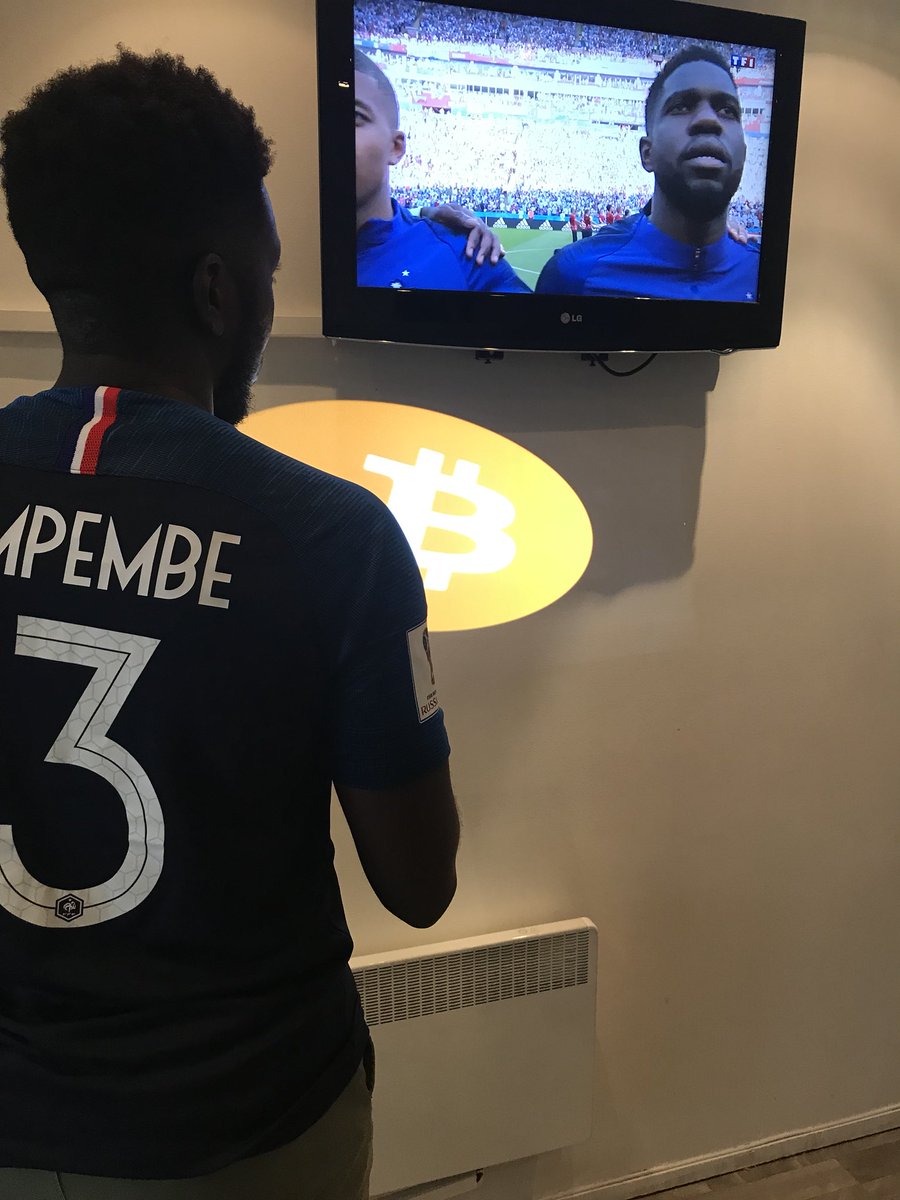Crypto_Station's tweet photo. Toute l’équipe Crypto Station est derrière les Bleus cet après-midi ! 🔵⚪️🔴
 #AllezLesBleus #CryptoStation #Versailles https://t.co/WYQCtUkaIh