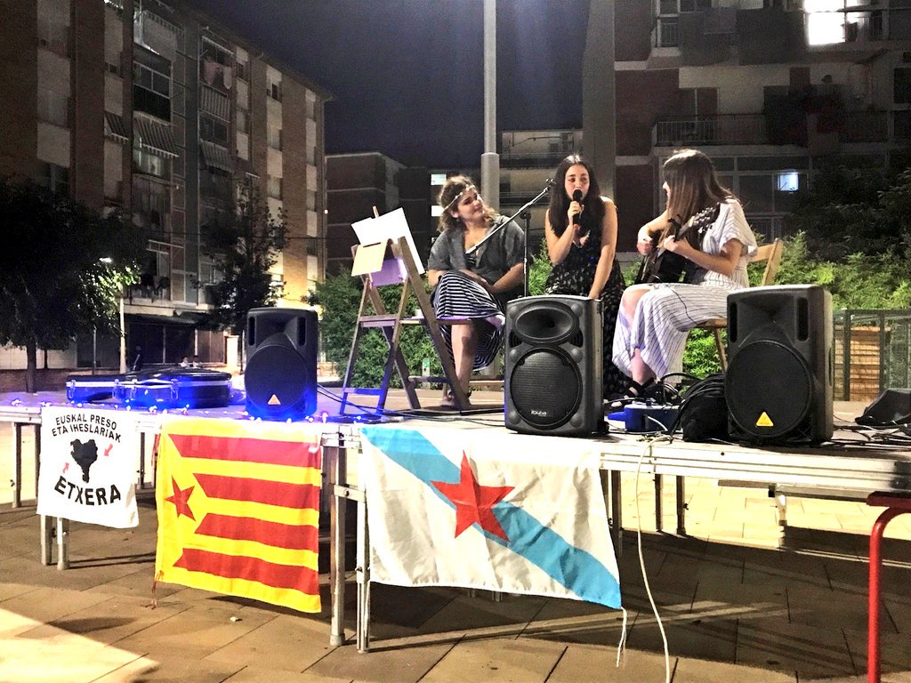 martorell_erc's tweet photo. Ahir vam participar del sopar del CDR de Martorell. Molt ben organitzat i amenitzat. @martorell_erc @ERC_BaixLlobreg #soparantirepressiu #solidaritat #caixaderesistencia #proupressospolítics https://t.co/3rm7ZMOP9r