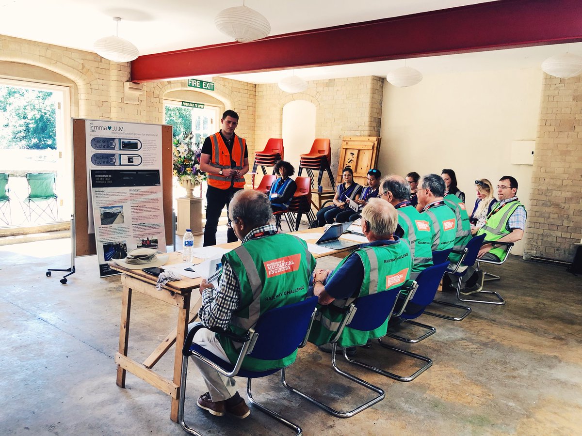 UoBLocoTeam18's tweet photo. Business case presentation on #HydrogenHero at #IMechERailwayChallenge! @bcrre @RailwayCImeche @Staplefordtrain https://t.co/8YNOqeBMJf