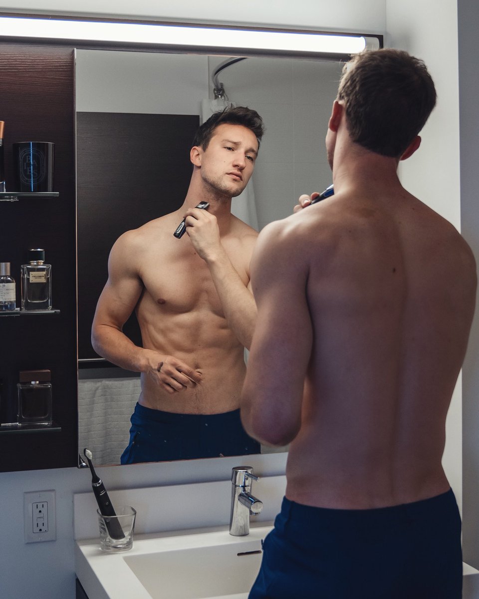 OneDapperStreet's tweet photo. Instagram VS. reality 🤷🏼♂️
—
I’ve been very outspoken about my genuine appreciation for the
@gillette Fusion5 ProShield, but the brand has so much more to offer, like the Styler right here!! Check out the blog post today 💪🏼 #MyGilletteShave #GillettePartner #1dapperst https://t.co/x34dTAcu18