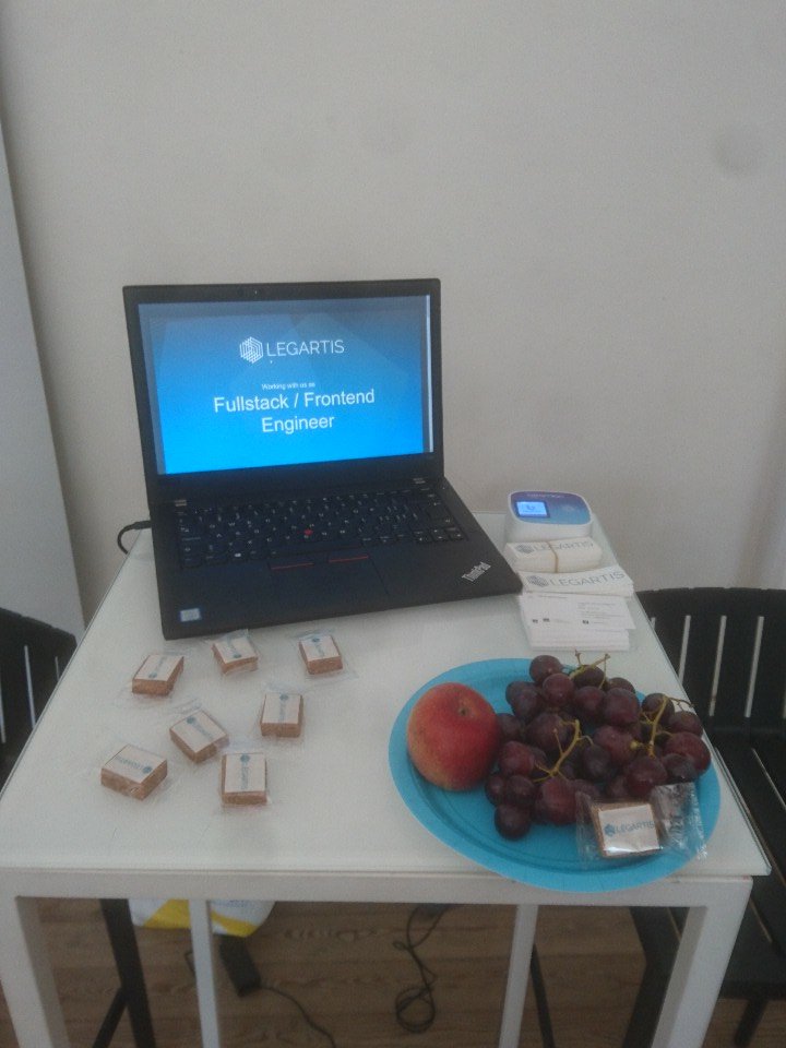 m_fetzer's tweet photo. To many sweets? Looking for healthy snacks? 'We've got your back!' (As well as our delicious 'Lebkuchen') 1st floor, room 4! Come talk to us! #Legartis #LegalTech #Lisbon #LandingFest https://t.co/VvnbqTTUPe