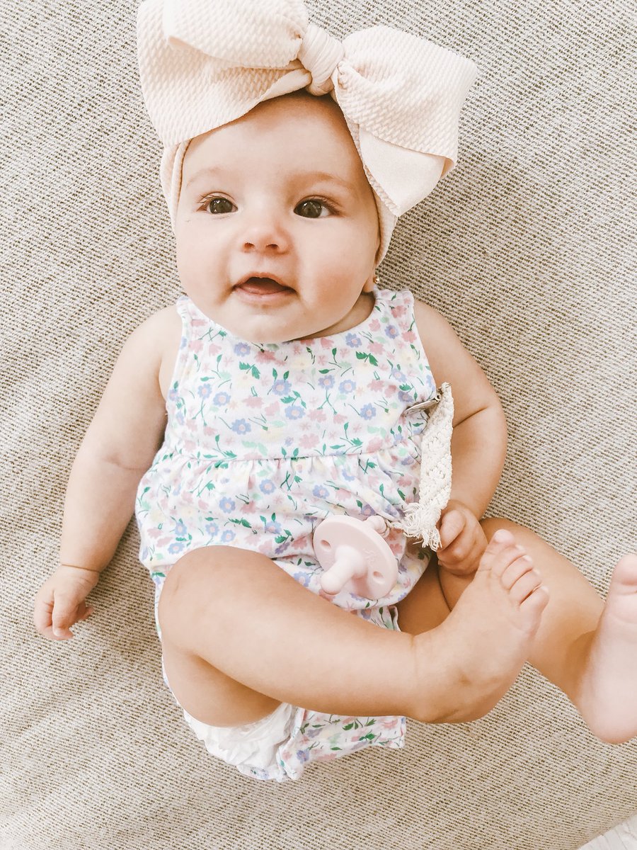Ayya_Ann's tweet photo. @ThomasRhett - please start selling baby onesies with #lifechanges across the front! 👶🏼  G would totally sport one!! https://t.co/sAjIxz9tXM