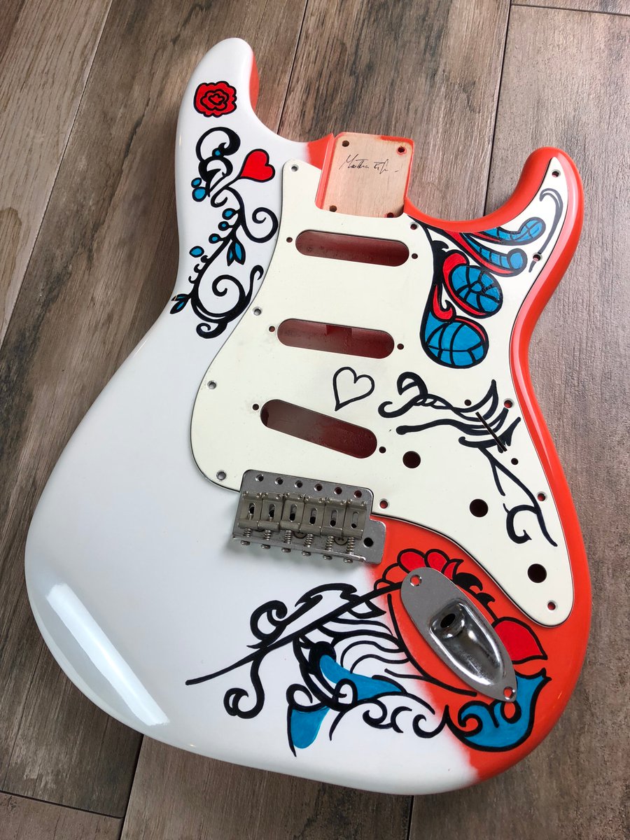franchinguitars's tweet photo. Un altro progetto completato! #montereyreplica #jimyhendrix #hendrixmonterey #monterey #replica #stratocaster #strat #guitar #mattiafranchinguitars https://t.co/vjIKpqigGM