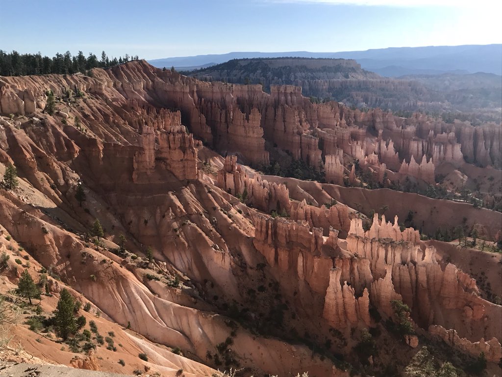 JimDelehoy's tweet photo. Thanks @BryceCanyonNPS for an unforgettable experience, glorious views from the rim, plus phenomenal hike down amongst the #hoodoos. #brycepoint #inspirationpoint #navajoloop #queensgardentrail @VisitUtah https://t.co/QfgorDz3m8