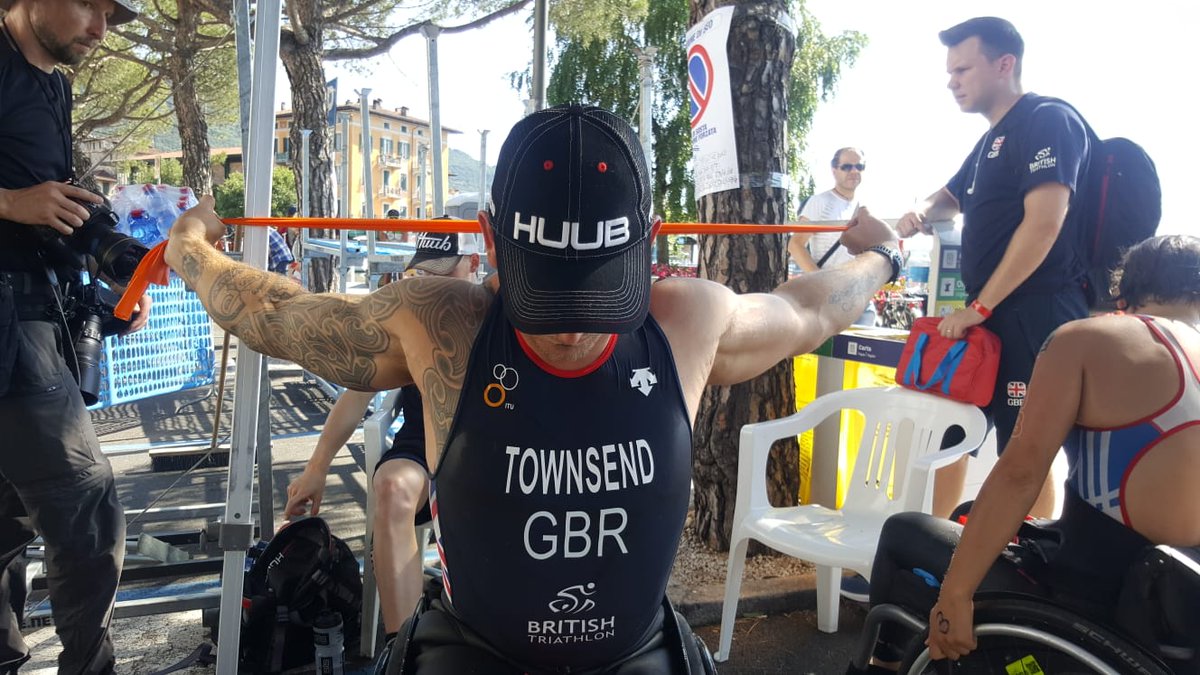 worldtriathlon's tweet photo. Athletes in the water #WPSIseo #ParaTriathlon https://t.co/ZwzPsPN07R