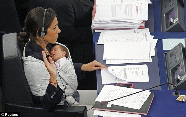 ERlKAHANSON's tweet image. Licia Ronzulli, member of the European Parliament, has been taking her daughter Vittoria to the Parliament sessions for two years now.