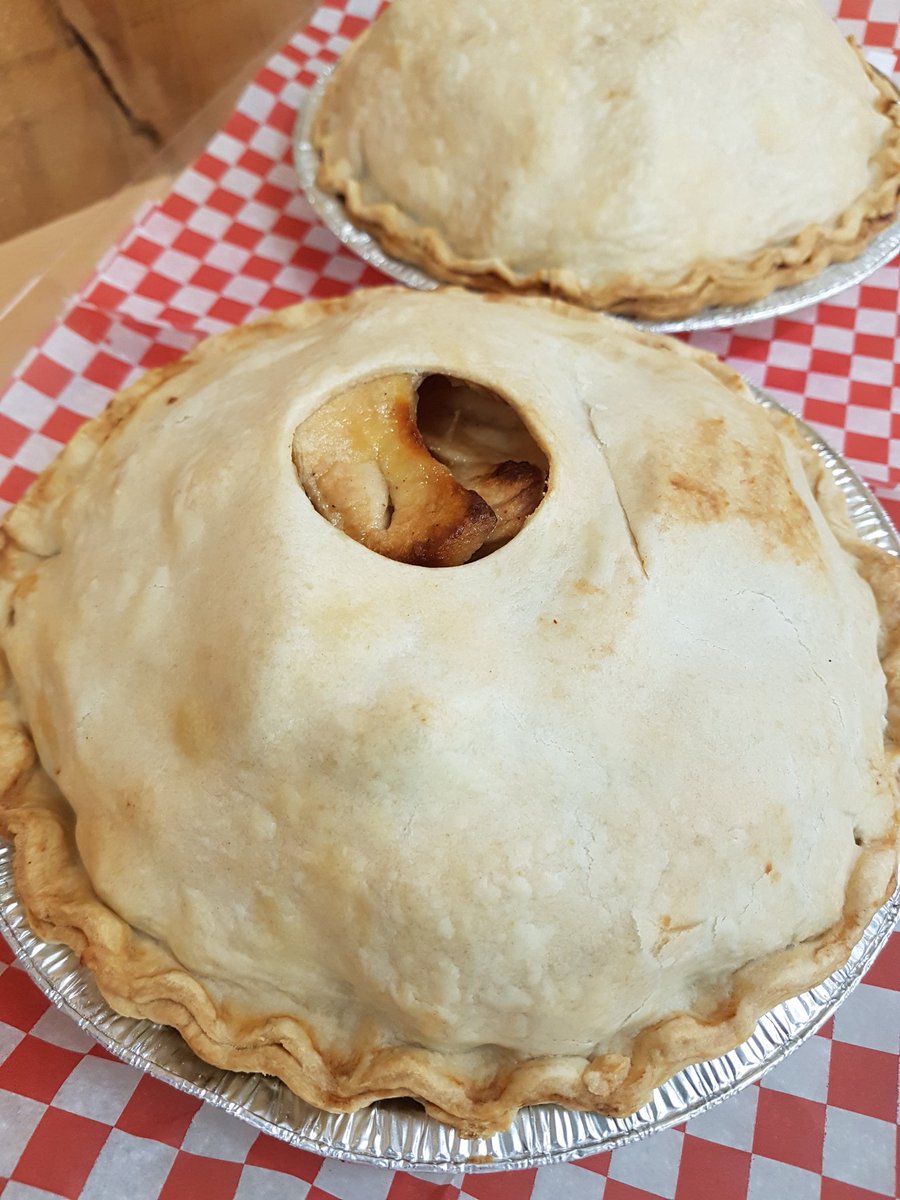 LeapingDeerFarm's tweet photo. Don't forget to grab some #bakedfromscratch baking today for the #CanadaDayWeekend. We have lots of fresh #fruitpies #freshbreads and more! #oxfordcounty #ingersoll #leapingdeer https://t.co/i007RWiO4k