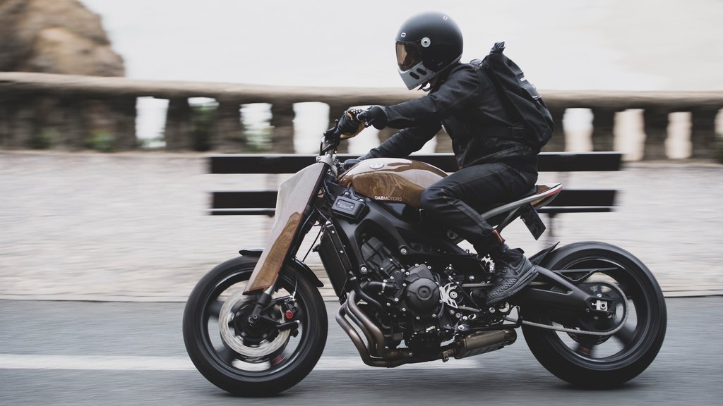 YamahaMotorUSA's tweet photo. Dab Motors decided to explore the possibilities of tomorrow with ALTER, the Yamaha Yard Built XSR900. 

➡ https://t.co/qk5xC2BOAK ⬅  

#yamaha #yardbuilt #fastersons #xsr900 #sportheritage #custommotorcycles #futuristic 
#custommotorcycle https://t.co/k4EXSxFduu