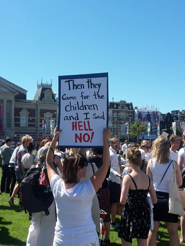 womensmarch's tweet photo. Rome. Murfreesboro. Amsterdam. NYC. 

#FamiliesBelongTogetherMarch #AbolishICE #EndFamilyDetention https://t.co/RUi7tr4JTj