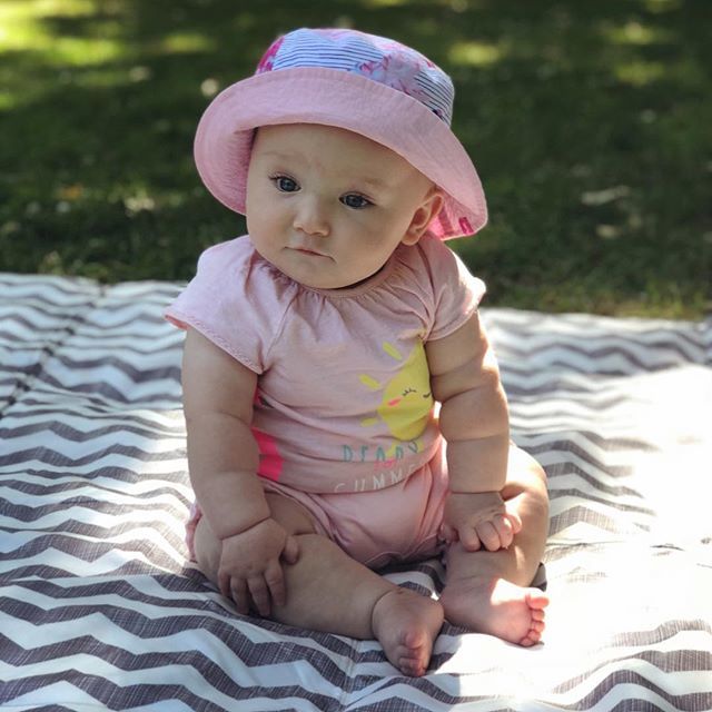 hamishsw's tweet photo. It’s a #parklife —— #littleszaffi https://t.co/ecwHi3t8zD https://t.co/WSTyuJzdUq