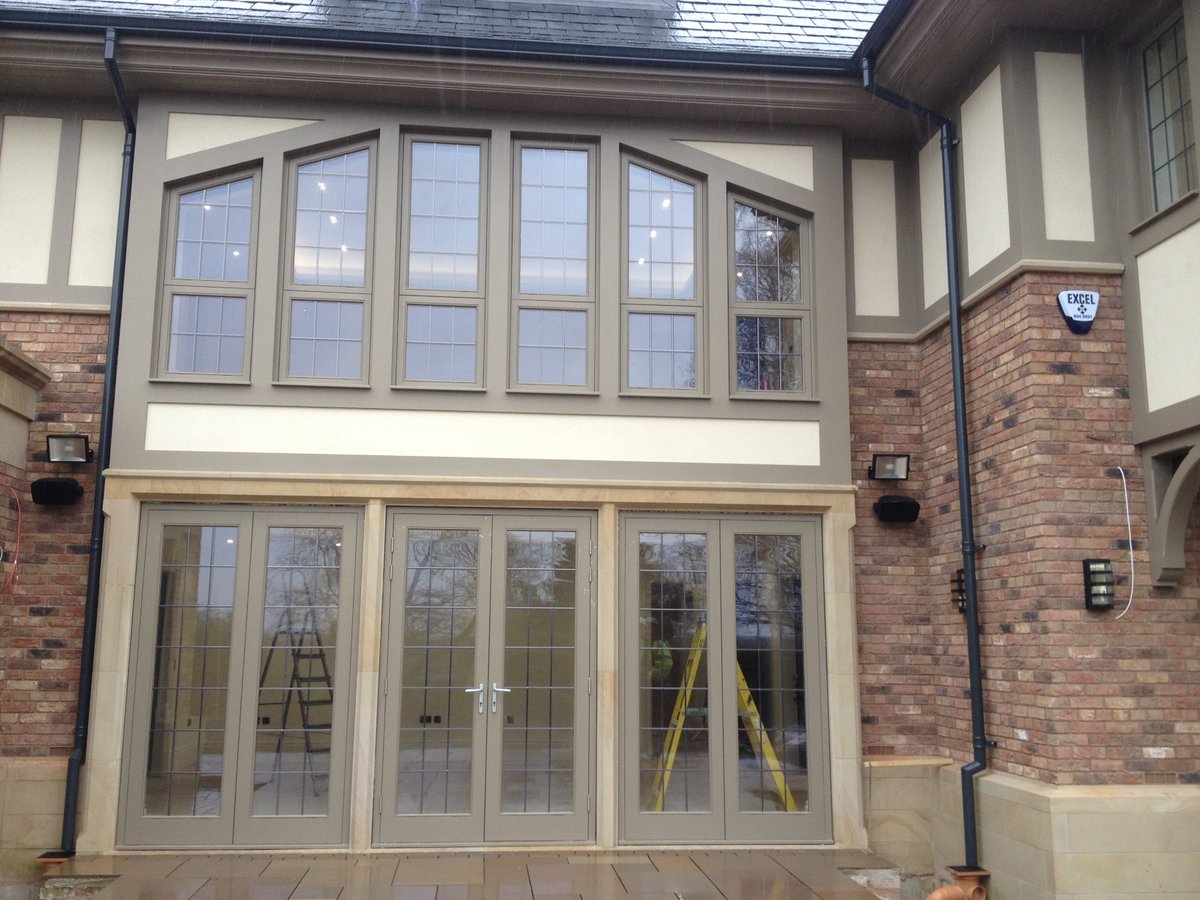 ArnoldLaver's tweet photo. We love seeing how our customers' projects come together. Just look at the windows on this home that recently been manufactured and installed by @GBJoineryLTD using our timber! #LaverBuild #Timber #Joinery https://t.co/RQ1Yf1KVbz