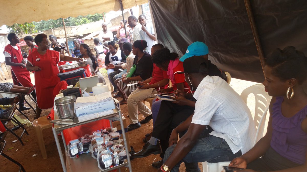 YosefStrategy's tweet photo. [In Photo's] Uganda Blood Transfusion Services Team offering Blood donation services during the Bukedde Bulungi bwansi Youth empowerment activation in Nabweru. #VGCSR 

Cc: @bukeddetv @BukeddeFama @VisionGrp @mpagifarid @dorah_naamala @bukeddeonline @TKawuki https://t.co/OwpgOArpAv