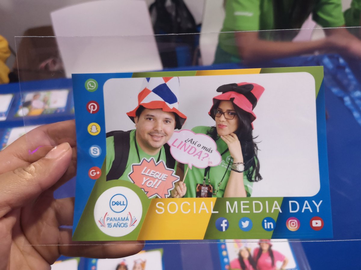 geri_09's tweet photo. Photoboot con @AlexisMDiaz #SMDaypA @DellPanama #DellPanama15 https://t.co/5fN0teSRSi