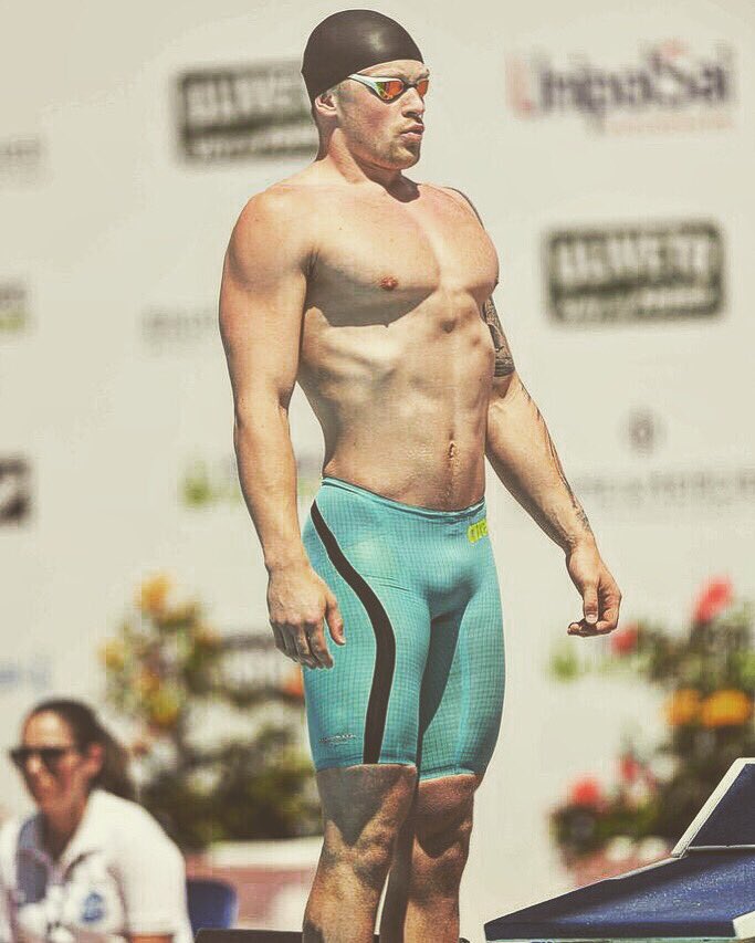 Dg9-7oHW4AEKv0L.jpg:large