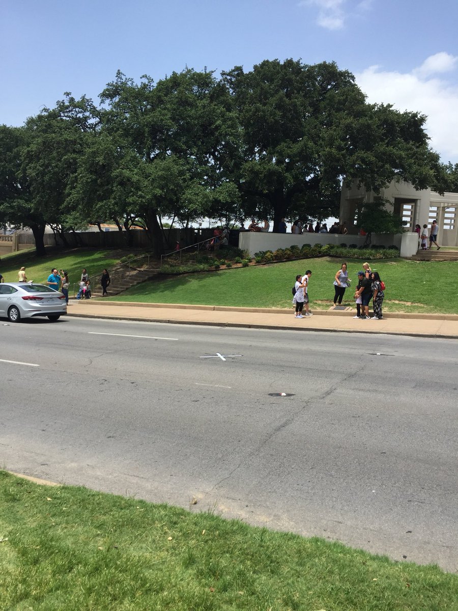 TollesHOSA's tweet photo. HOSA Day in Dallas!  Fun at the Dallas World Aquarium and then a visit to Dealey Plaza @TollesTech @NationalHOSA https://t.co/lcT5o7ZR6q