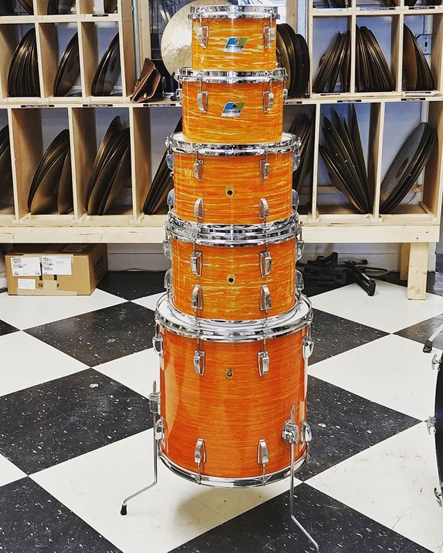 maxwelldrumshop's tweet photo. Rare Ludwig Mod Orange in the shop 🍊
Call the New York store or message for more details!!!
-
-
-
-
#ludwig #ludwigdrums #citrusmod #vintagedrums #drum #drumshop #maxwelldrums https://t.co/Di5v5mgAMM https://t.co/gAXlWkE8cz