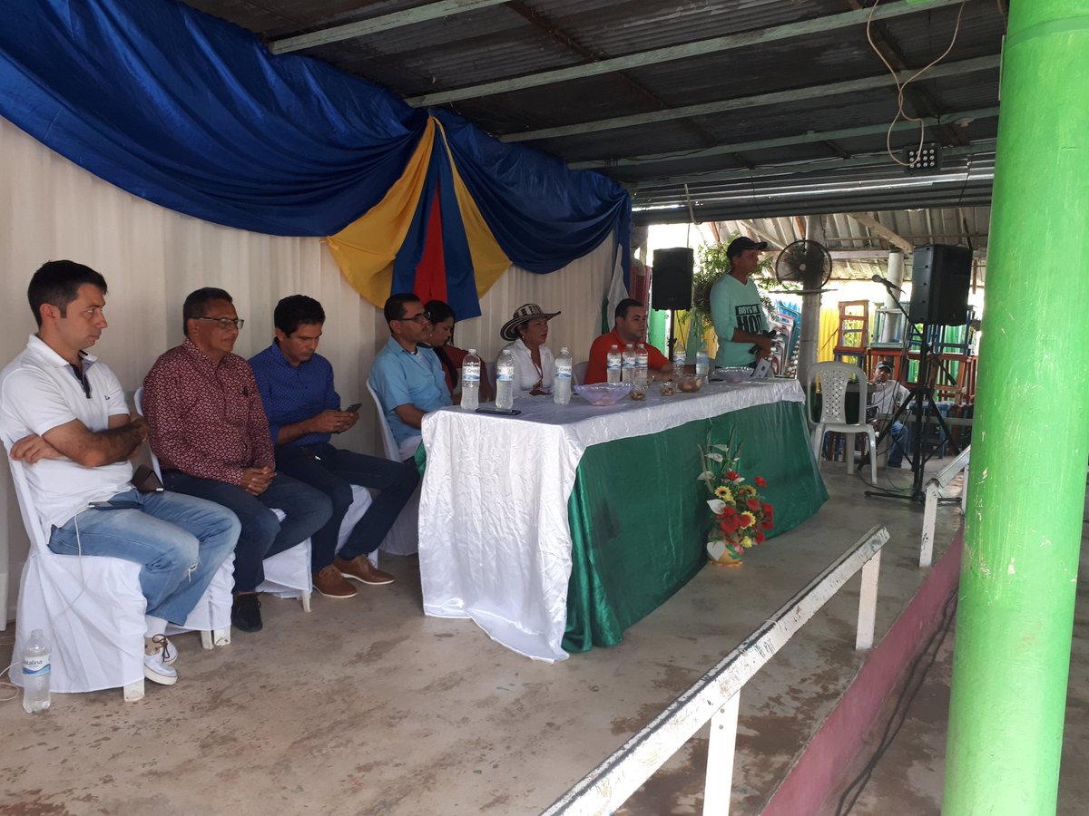 alcaldiachima's tweet photo. #AEstaHora Se lleva a cabo Socialización del Proyecto denominado Mejoramiento de vía entre los M/pios Ciénaga de Oro, Chimá y tuchín del departamento de Córdoba, Con la participación activa de la comunidad Chimalera. https://t.co/Yad0oq02gY