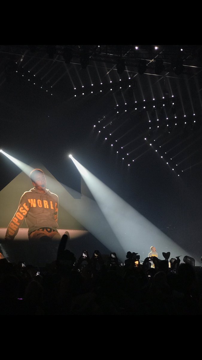 Annierickards19's tweet photo. #PurposeTourCardiff how has it been a year💖 my favourite night ever☹️@justinbieber https://t.co/K1pE0OmXx6