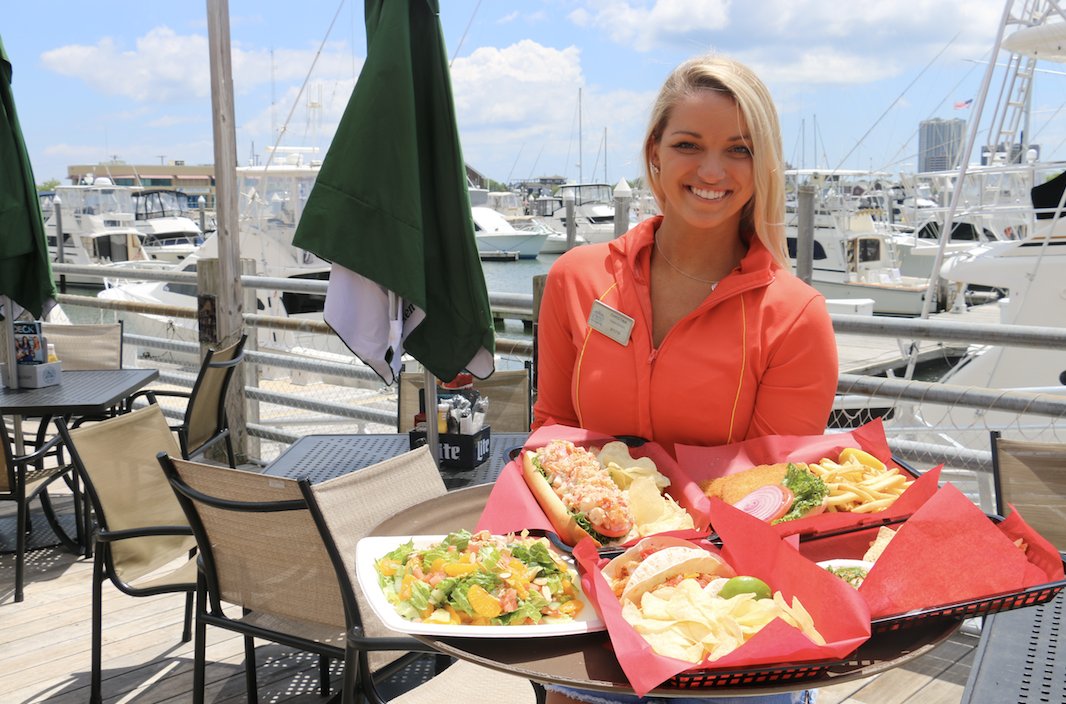 goldennuggetac's tweet photo. Take your #CompDollars to #TheDeck and use them 1:1! Our current obsession? The lobster shrimp roll! #SOGood #GNBites #PlayOutside https://t.co/OPrcdgI8S6