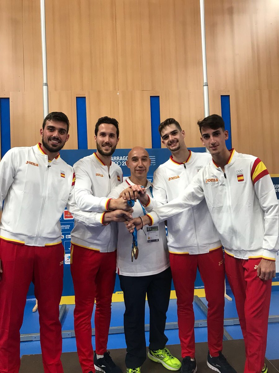 Solo valía competir para ganar 4  oros. <a href="/Danielrosgomez/">Daniel Ros</a> @jtortosa97 <a href="/JPrezPodium/">Javier Perez</a> Raul Martínez <a href="/COE_es/">Comité Olímpico Español</a> Con estos resultados las vacaciones saben mejor. Grand Prix de Rusia nos espera en Agosto. Felicidades Maikel