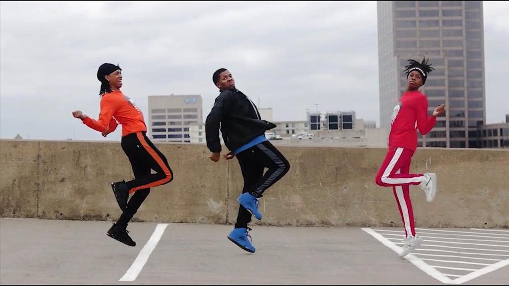 AwfcGOONER11's tweet image. Mega's dance moves in #FullyIn #FullyInVideo added 300years to my lifespan @akaworldwide #TouchMyBlood #TouchMyBloodTour