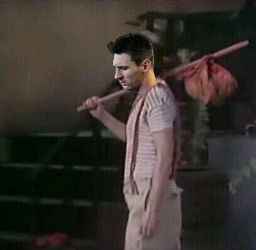 ultras_1895's tweet photo. Calma pessoal do #bbdebate a defesa que vocês fazem em relação ao #Messi me comove muito...
SÓ QUE NÃO 😂😂😂😂
CHUPA ARGENTINA 🇦🇷
#ARG #ArgentinaGanha #FOXenRusia #FOXNaRússia #SabadoDetremuraSDV #SabadoMasterSDV #MessiTchau #Eliminado #sdvonlyfcs #sabadosdvfcs #RNsegueRN https://t.co/fg5Y5livaR