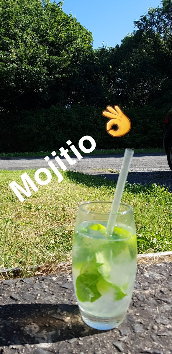 ClaireCutch's tweet photo. Oh happy satutday ππ #saturdaynight #mojitio #cocktails #sunshine #summer #blueskies https://t.co/a90Rdjs4OY