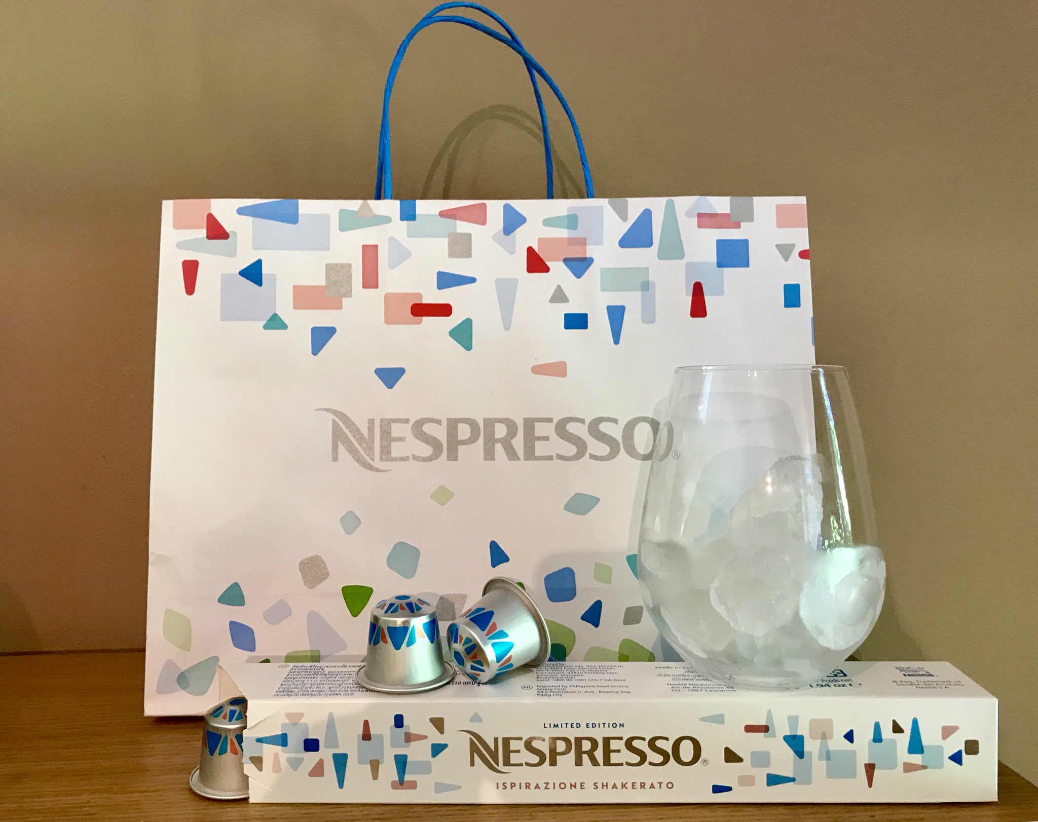 Tøm skraldespanden excitation Flyve drage Well This Is New on Twitter: "Nespresso Iced Coffee Pods! ❄️ @nespressouk # nespresso #icedcoffee #coffeepods #shakerato #shakeratocaffe #coffee  #limitededition #wellthisisnew https://t.co/M6R89KXhj1" / Twitter