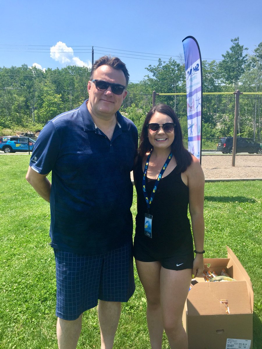 MikeSavageHFX's tweet photo. Fun and games happening at Tyler Sampson Park for @BedfordDays until 4pm. Thanks to SHAW and the Boardroom Cafe @899TheWave #BedfordDays https://t.co/JNgidgXawn