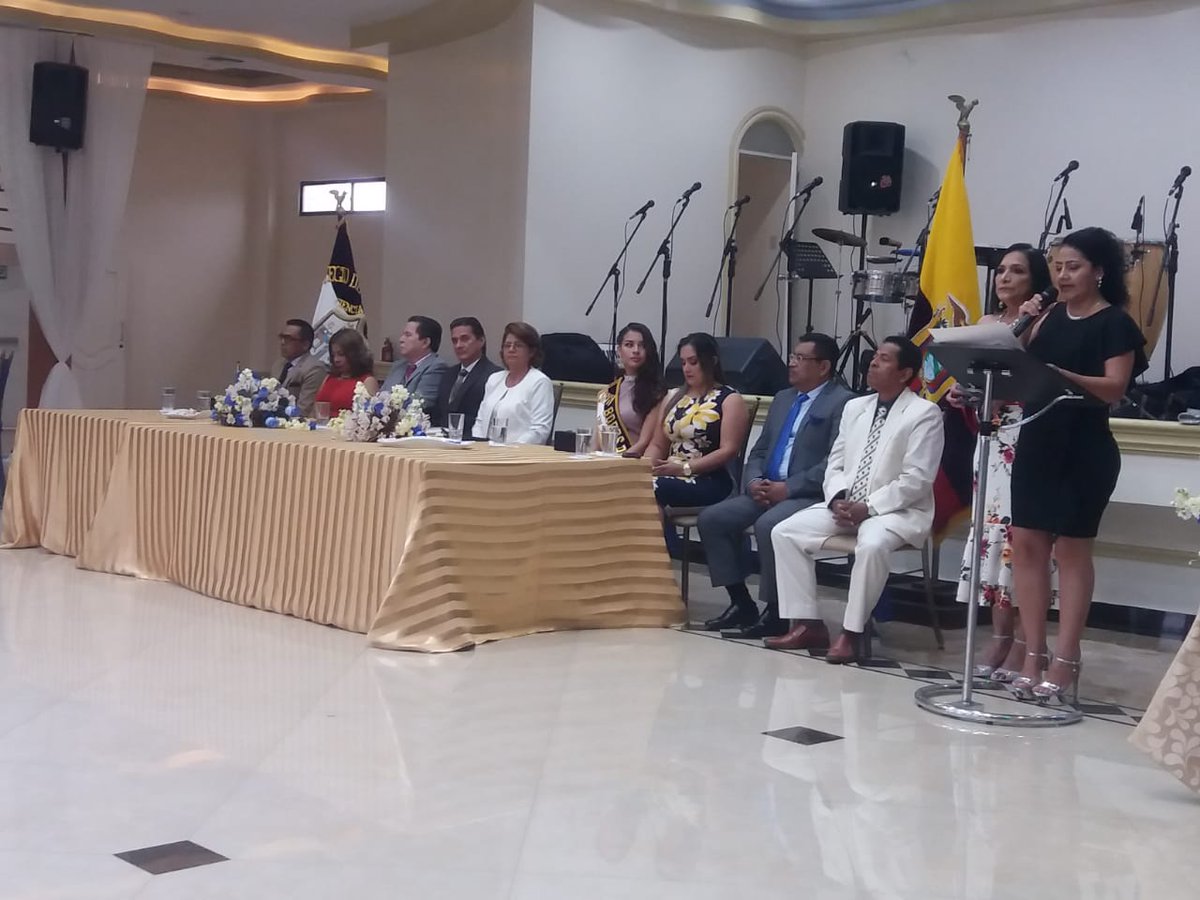 FelipeMix82's tweet photo. Autoridades, docentes, alumnos y ex alumnos rindieron homenaje por celebrar 70 años de vida institucional, el Colegio Dr. José Ochoa León con sesión solmne dio inicio a las "Bodas de Titanio".
@EducacionZ7_Ec @cesarencaladae @matyjosy @mariorenepinto @diariopinion https://t.co/DtkX4avRug
