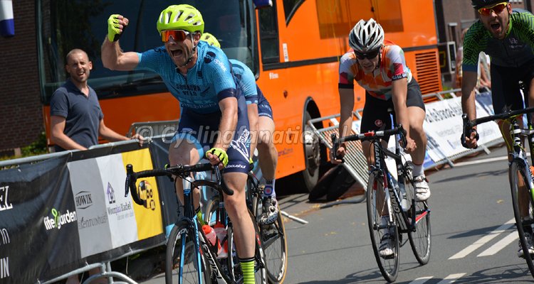Dirk Jansen wint Kempencup Bladel, Elders blijft leider. Check (+ eerste foto's) cyclingfanatics.nl/dirk-jansen-wi…