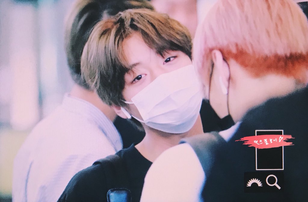 milkfoamboy0529's tweet photo. 180630 ORD Departure

ㅠㅠㅠㅠㅠㅠㅠㅠ

#박지훈 #워너원 #WANNAONE https://t.co/9eW57trbdt