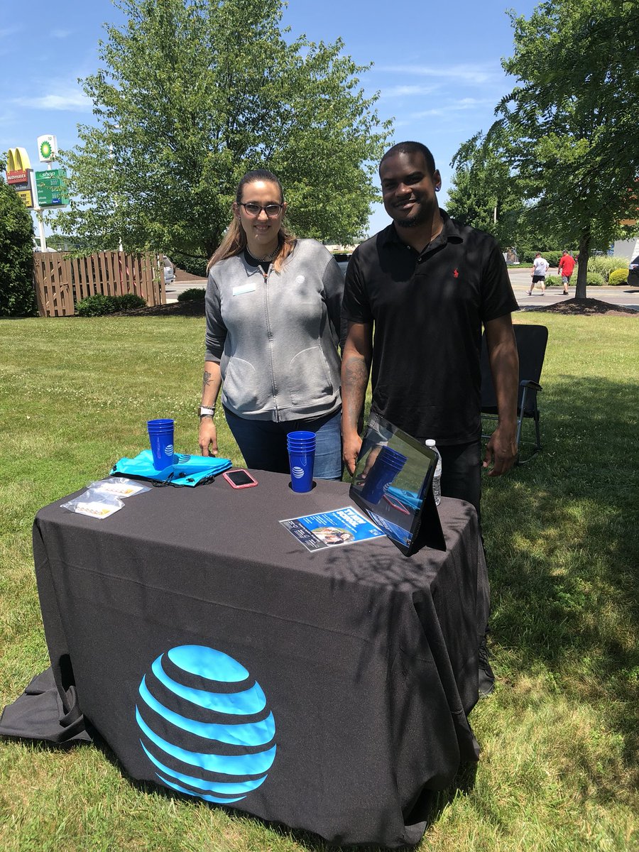 Car show table day!#WinLocal #ohpa