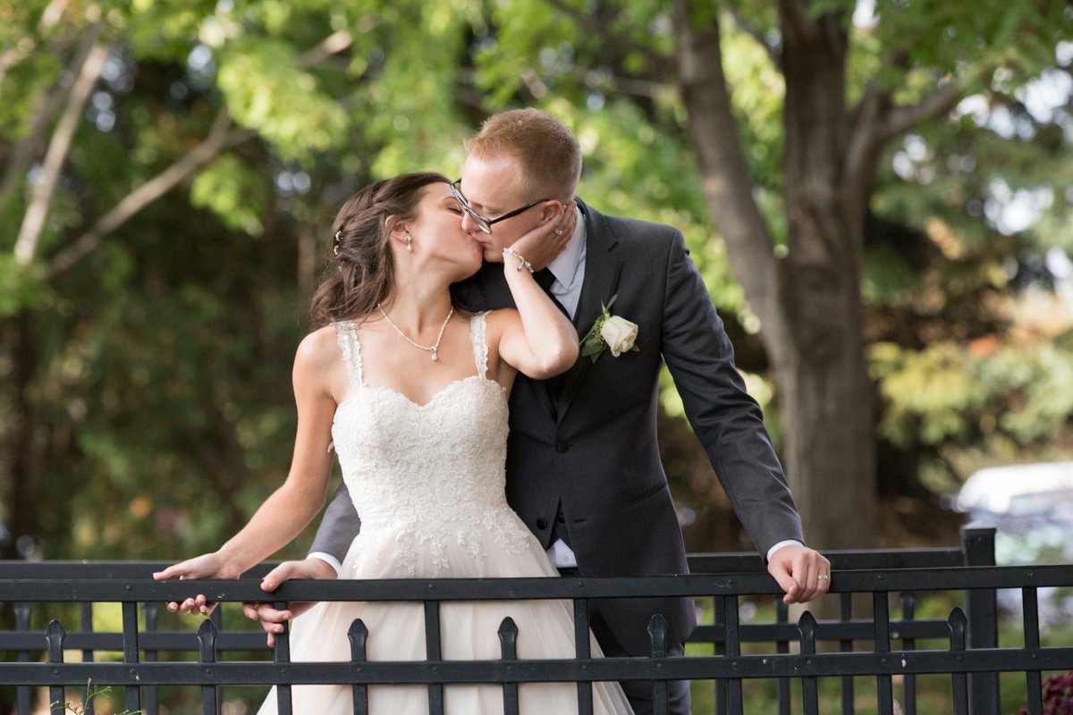 CourtyardsAndov's tweet photo. Sharing this lovely shot of the Hendricksons in the Courtyards at their September wedding. 💕 #stunning #mnwedding #brideandgroom Photo by Bellagala. https://t.co/oGHSHd4w61 https://t.co/8OPOd6oTdn