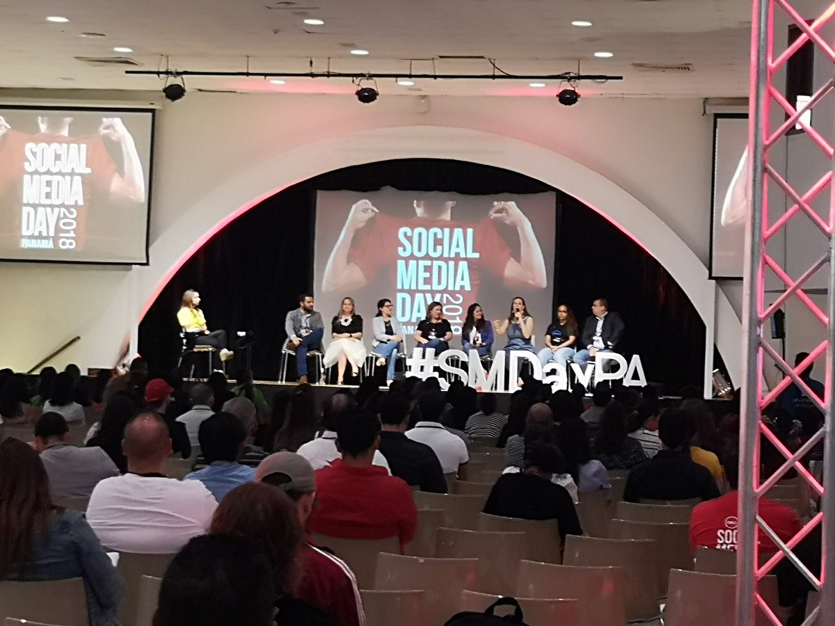 geri_09's tweet photo. Panel de Dell - como las redes impactan nuestro negocio #SMDayPA #DellPanama15 @DellPanama https://t.co/YqLSiirvZg