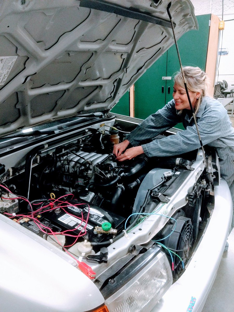TheLWTech's tweet photo. Join us from 9a-1p on 7/21 for our #WomensAutoCareWorkshop ๐ฉโ๐ง at the #LWTech #AutoShop. ๐ Learn about women working in the #AutoRepair industry #sheCANics. Get hands-on car time & hear from female graduates working in the industry. RSVP/more info: ๐งmary.powers@lwtech.edu https://t.co/C1u1W2aDZ5