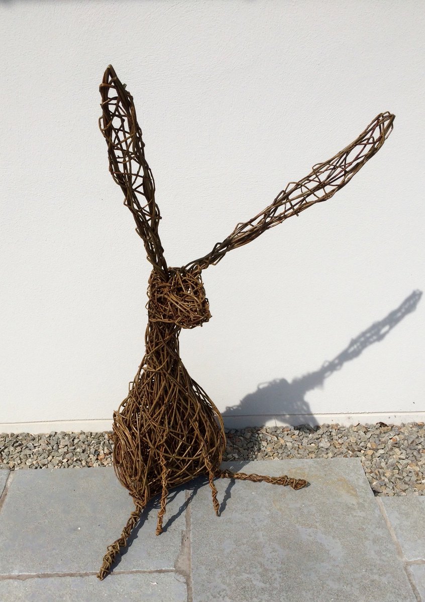 PlaydenLiving's tweet photo. Meet Harold the Hare - created by a complete novice in just one day under the expert guidance of the very gifted willow artist Katherine Miles @ArtisanWillow #Moretonhampstead @CraftFestival @devonguild @madebyhanduk https://t.co/38XRZ19IZl https://t.co/HhzFvXSvne