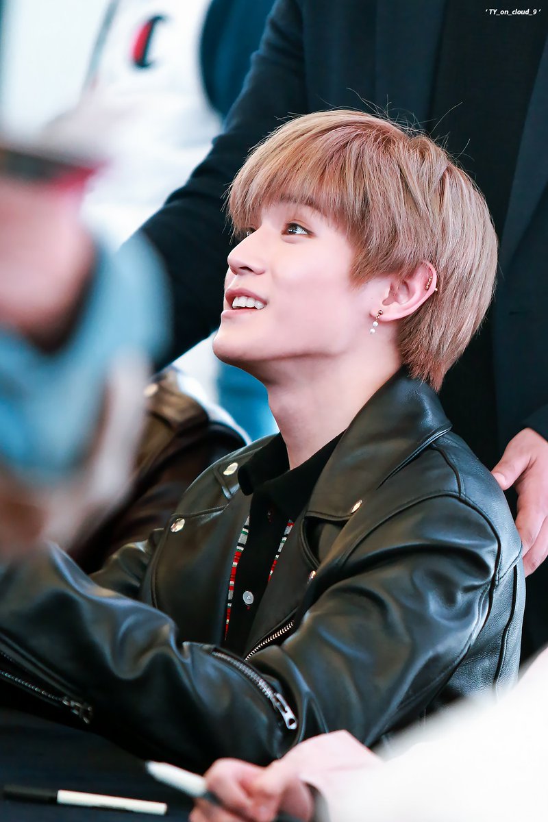 바라보기만 해도 하트가 툥툥 피어날것 같은 사랑스러움이 좋아.

🎂HAPPY BIRTHDAY TO #TAEYONG
#HAPPYTAEYONGDAY
#태용 #NCT #NCT127