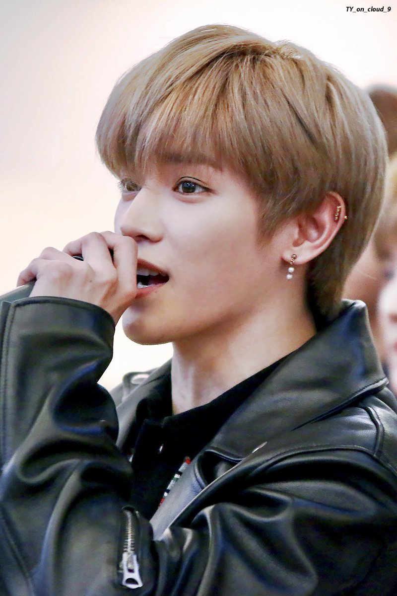 사실은 너의 모든 순간을 좋아해, 사랑해 태용아.
앞으로도 태용이의 모든 순간을 응원하고 싶어.

🎂HAPPY BIRTHDAY TO #TAEYONG
#HAPPYTAEYONGDAY
#태용 #NCT #NCT127