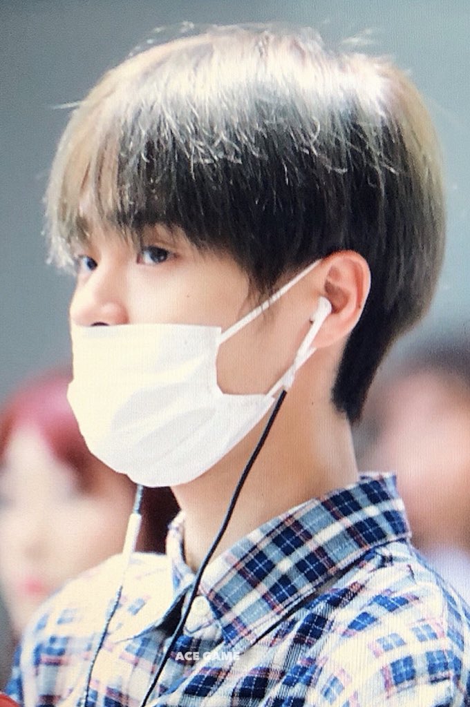 ACEGAME_DH's tweet photo. 180630 #이대휘 #워너원 #WANNAONE https://t.co/8qPnwsiH6J