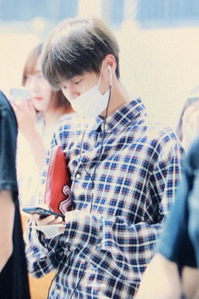 ACEGAME_DH's tweet photo. 180630 #이대휘 #워너원 #WANNAONE https://t.co/8qPnwsiH6J