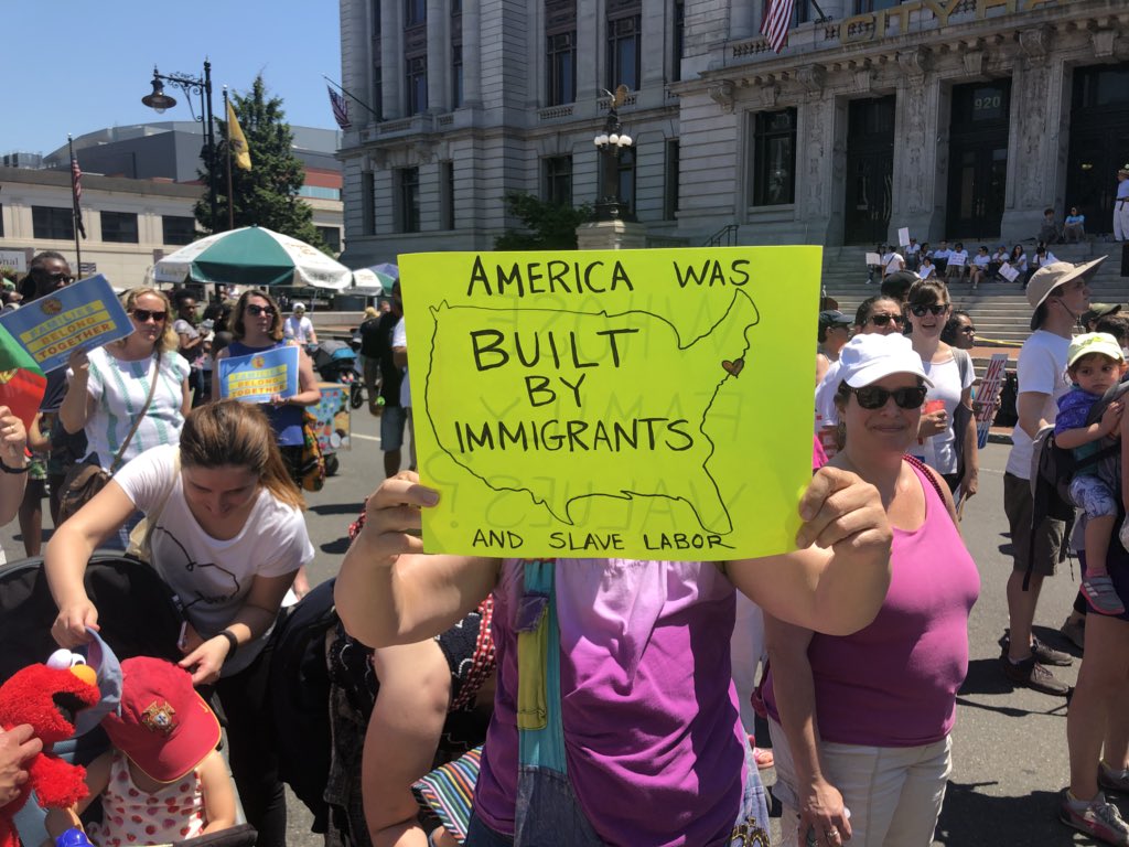mermarii98's tweet image. If you aren’t protesting today, what are you doing? #FamiliesBelongTogetherMarch #KeepFamiliesTogether #NewarkNJ