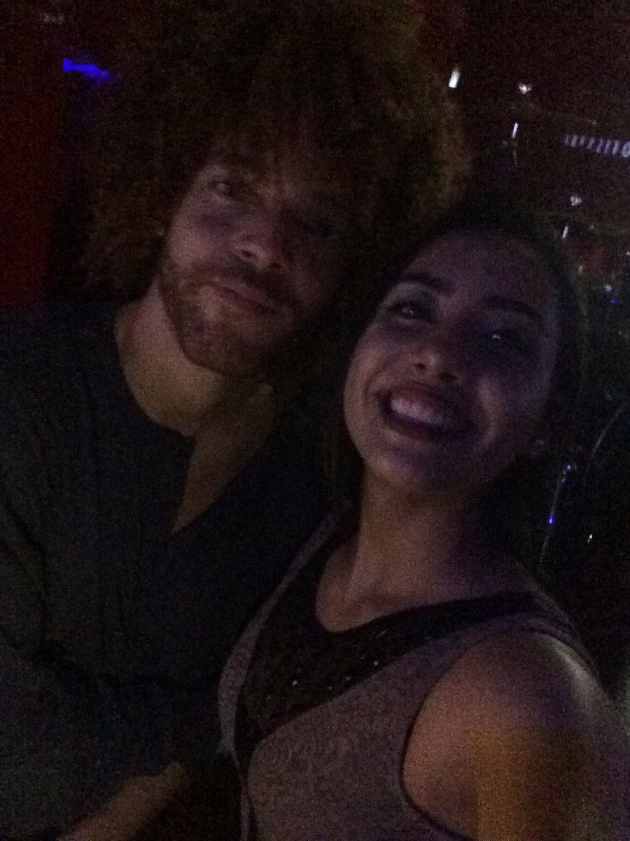 DiDiAg29's tweet photo. Algo que jamas pensé que pasaría, conocer a mi Rojito favorito de #reto4elementos #teammorados💜 #teamkellerman @jeffkellerman éxito! Rojito y la negra! Los mejores! Un gusto conocerte! https://t.co/p3xaLLWyT9