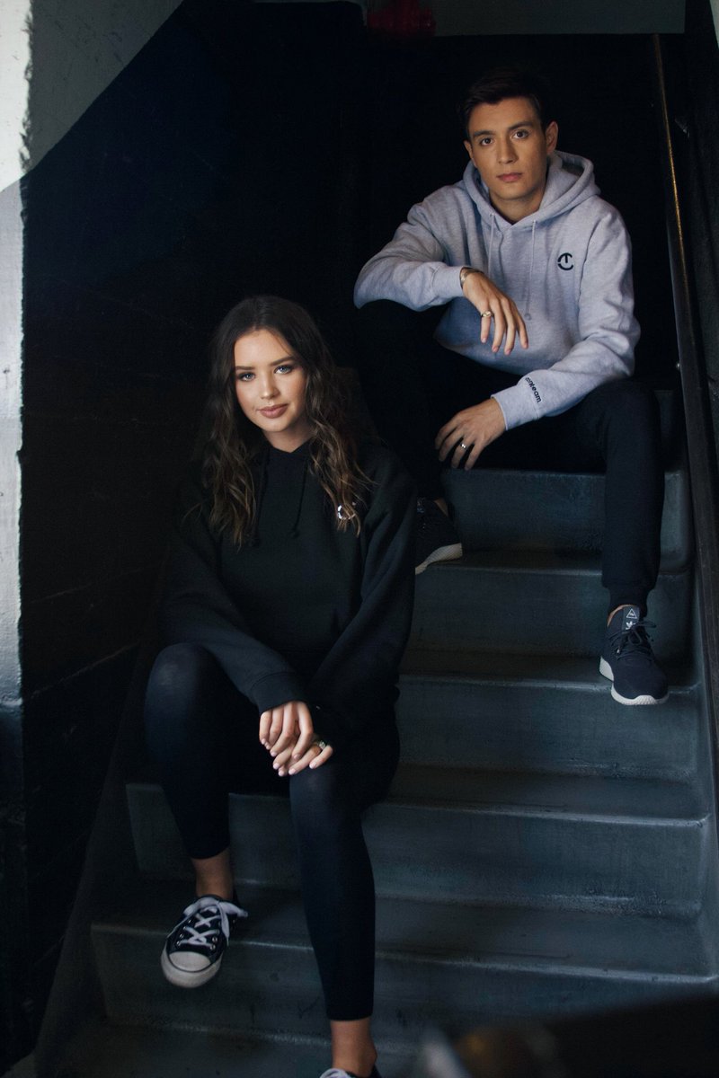 gabrielconte's tweet photo. been working on this almost this entire year! the new line is available right now! 😭🙌🏼

⇨ ⇨ https://t.co/tp6zaZ9y00 ⇦ ⇦ https://t.co/li48Cw492R