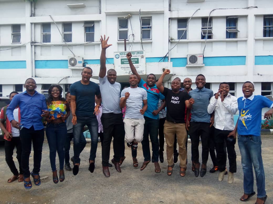 codeMat_'s tweet photo. #TIA
Calabar ALC3.0 MeetUp Grand Finale. 
Thank you
@Andela @Andela_Nigeria
@googleafrica @udacity @auwalms @thompson_nsikak #ALCwithGoogle
#ALCCalabar
#ALCSSNigeria https://t.co/xOMvdqauHv