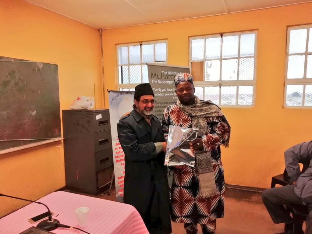 PAAMA_USA's tweet photo. Cape Town chapter of Ahmadiyya Muslim Community #SouthAfrica call toward a word common between all people - #Peace at the Peace Symposium in Khayelitsha. 
#AhmadiyyatInAfrica #LoveForAllHatredForNone https://t.co/88CaYODrHi