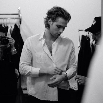 surrenderluke's tweet photo. my handsome man https://t.co/wjnZsYAQuK