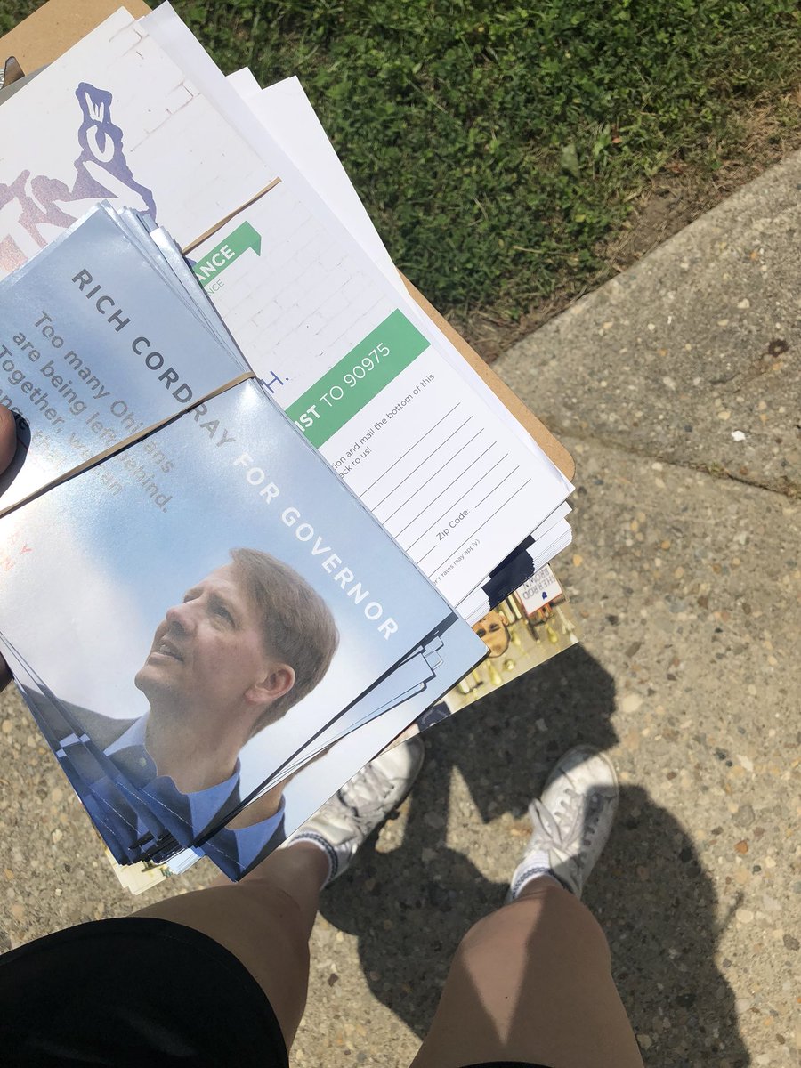 clairesalzman's tweet photo. These doors are made for knocking! 🇺🇸🚪 #DayofAction https://t.co/Es1HPQmyoq