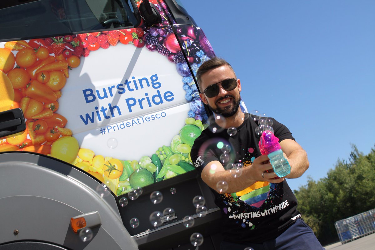 DeirdreHeff's tweet photo. Celebrated #Pride with @deric_hartigan yesterday who just couldn't contain his excitement... Serious #FOMO for our @Society_Ireland team who were in the thick of it with @TescoIrl today! #PrideAtTesco #HandstandsAtTheReady #DublinPride https://t.co/GglN8cg83G