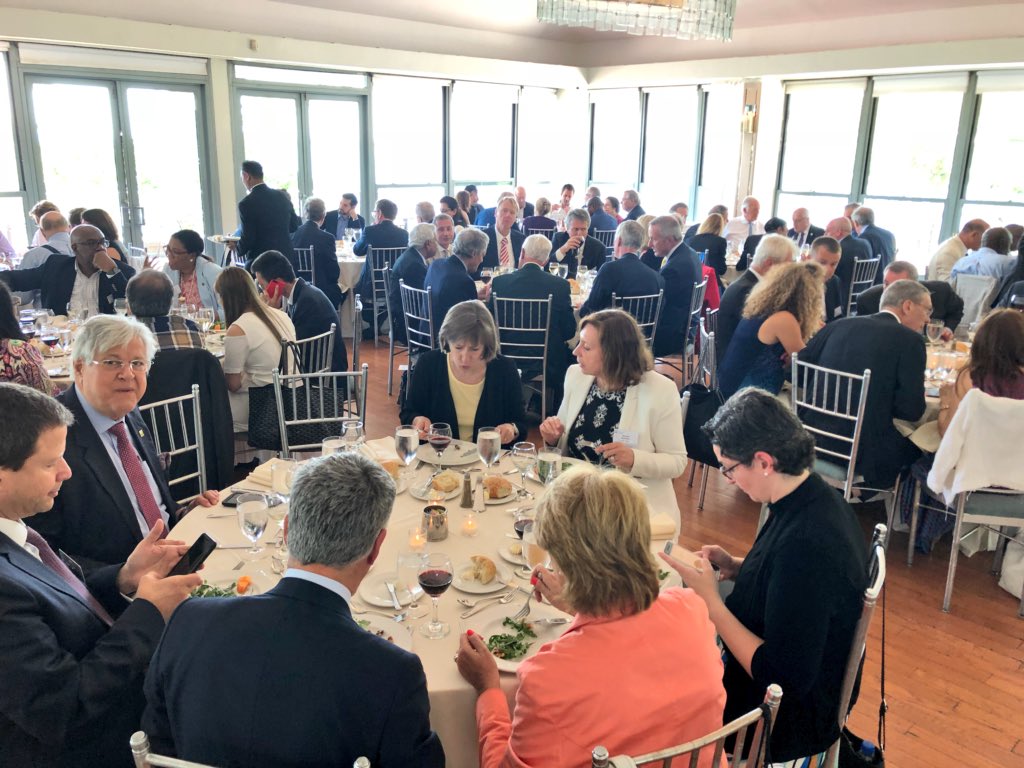 UnionIntAvocats's tweet photo. Lunch of the Governing board
Déjeuner du Conseil de presidence
Almuerzo del Consejo de presidencia
#UIANYC #Friends #AmazingView https://t.co/slRt0RnACO